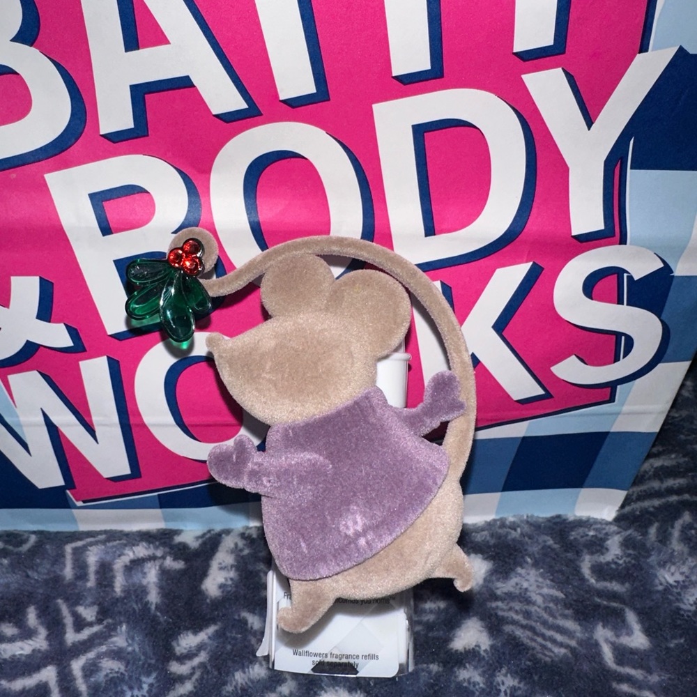 Bath and body works 2022 Christmas wallflower